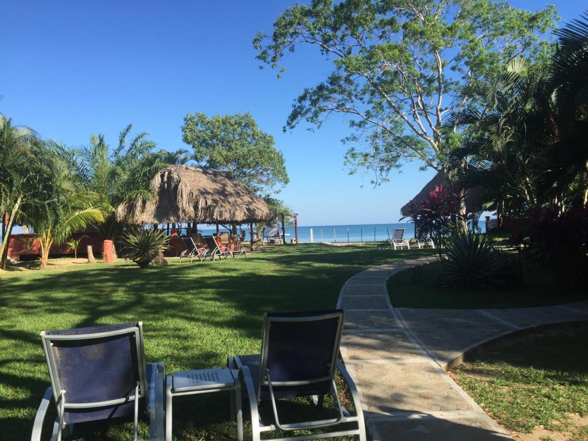 Tranquility Bay Beach Retreat トルヒーヨ エクステリア 写真